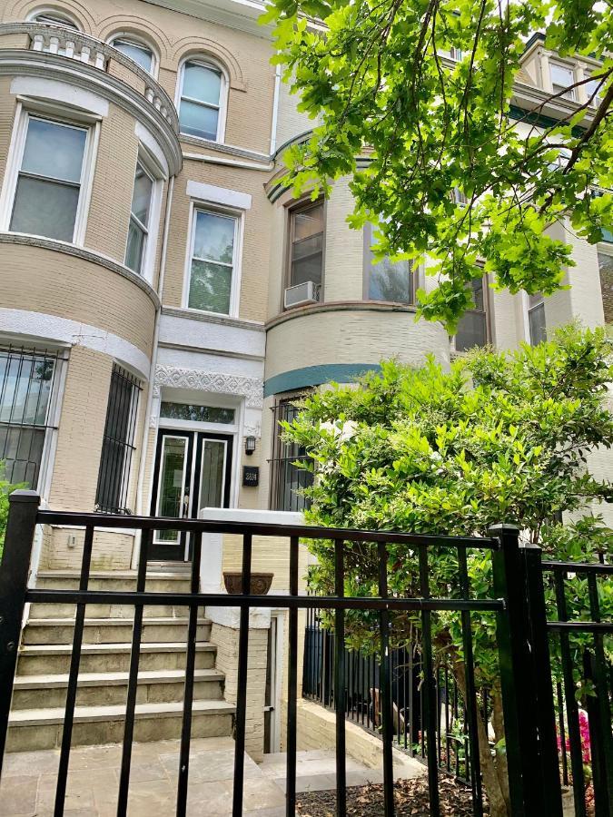 Classy Victorian Brownstone Subway Shopping Washington Eksteriør bilde